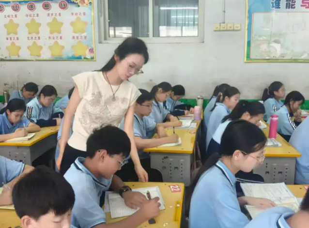 教育数字化人工智能赋能变化技术革命的步伐非常快有很大不同 教育数字化人工智能赋能变化技术革命的步伐非常快有很大不同